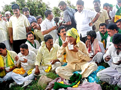 Golden Days For Chandrababu, Congress Party, Indiramma Bata, Telugu Desham Party, President, Chandrababu Naidu, Mee Kosam Pada Yatra, Oppose On Congress, Rayalaseema Factionism, Peoples Problems, Sharmila Pada Yatra In Early Days